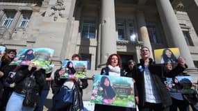 Des proches de Sophie Le Tan devant le tribunal de Strasbourg, le 28 mars 2019 (photo d'illustration)