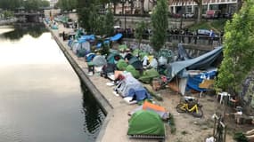 Deux campements de migrants sont en cours d'évacuation à Paris.