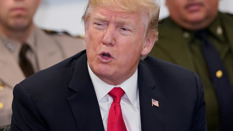 Le président Trump avec des responsables de douanes et de l'immigration, le 2 février 2018.