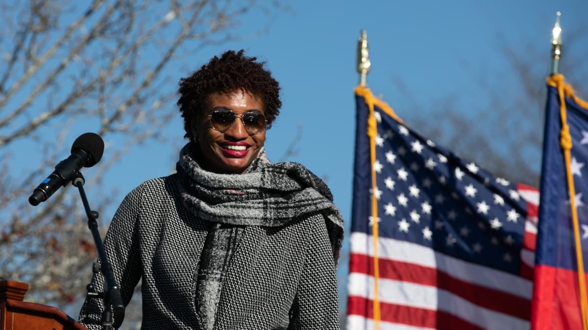 Angel McCoughtry, joueuse des Las Vegas Aces, lors d'un meeting en faveur des candidats démocrates pour les élections sénatoriales de Géorgie en décembre 2020