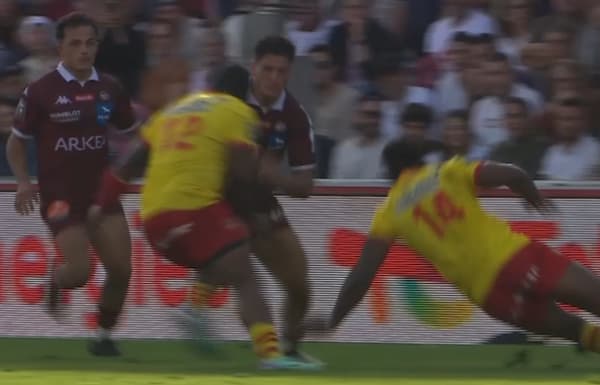 Nicolas Depoortère victime d'un très violent choc à la tête lors du match de Top 14 entre l'UBB et Perpignan, le 12 octobre 2024