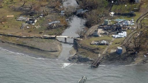 Photo prise le 21 février 2016 et obtenue le 22 février auprès des Forces de défense néo-zélandaises  montrant les dégâts occasionnés par un cyclone aux Fidji