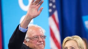 Bernie Sanders et Hillary Clinton dans le New Hampshire le 12 juillet dernier 