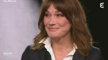 Carla Bruni dans l'émission "20h30 le dimanche", le 12 novembre 2017