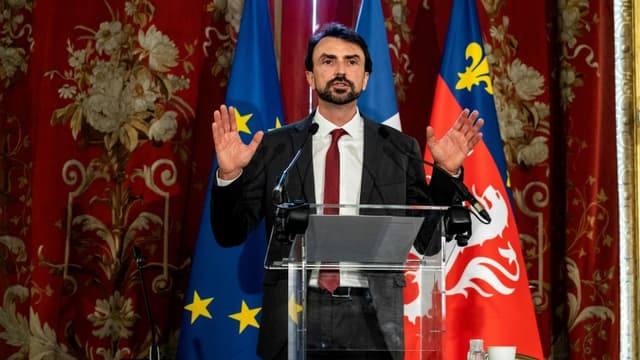 Grégory Doucet, premier maire écologiste à diriger la mairie de Lyon (D) s'exprime le 4 juillet 2020 à Lyon