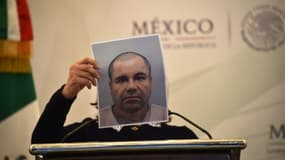 Photo du baron de la drogue en cavale Joaquin "El Chapo" Guzman présentée lors d'une conférence de presse des autorités mexicaines à Mexico, le 13 juillet 2015.
