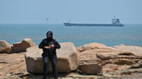 Un cargo passant au large de l'île de Pingtan, le point le plus proche entre la Chine et Taïwan, ce mercredi 2 avril 2025. 
