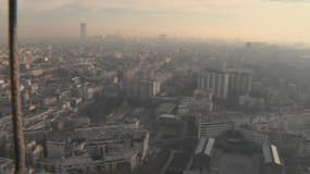 Le ballon Airparif survole la capitale pour mesurer la pollution dans l'air.