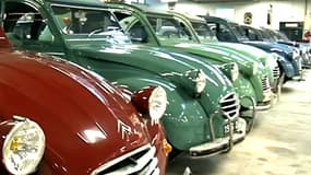 Garder ces vieilles mécaniques alignées ne suffirait pas pour les préserver longtemps. L'objectif des deux mécaniciens du conservatoire est de faire rouler chaque voiture au moins une fois par an.