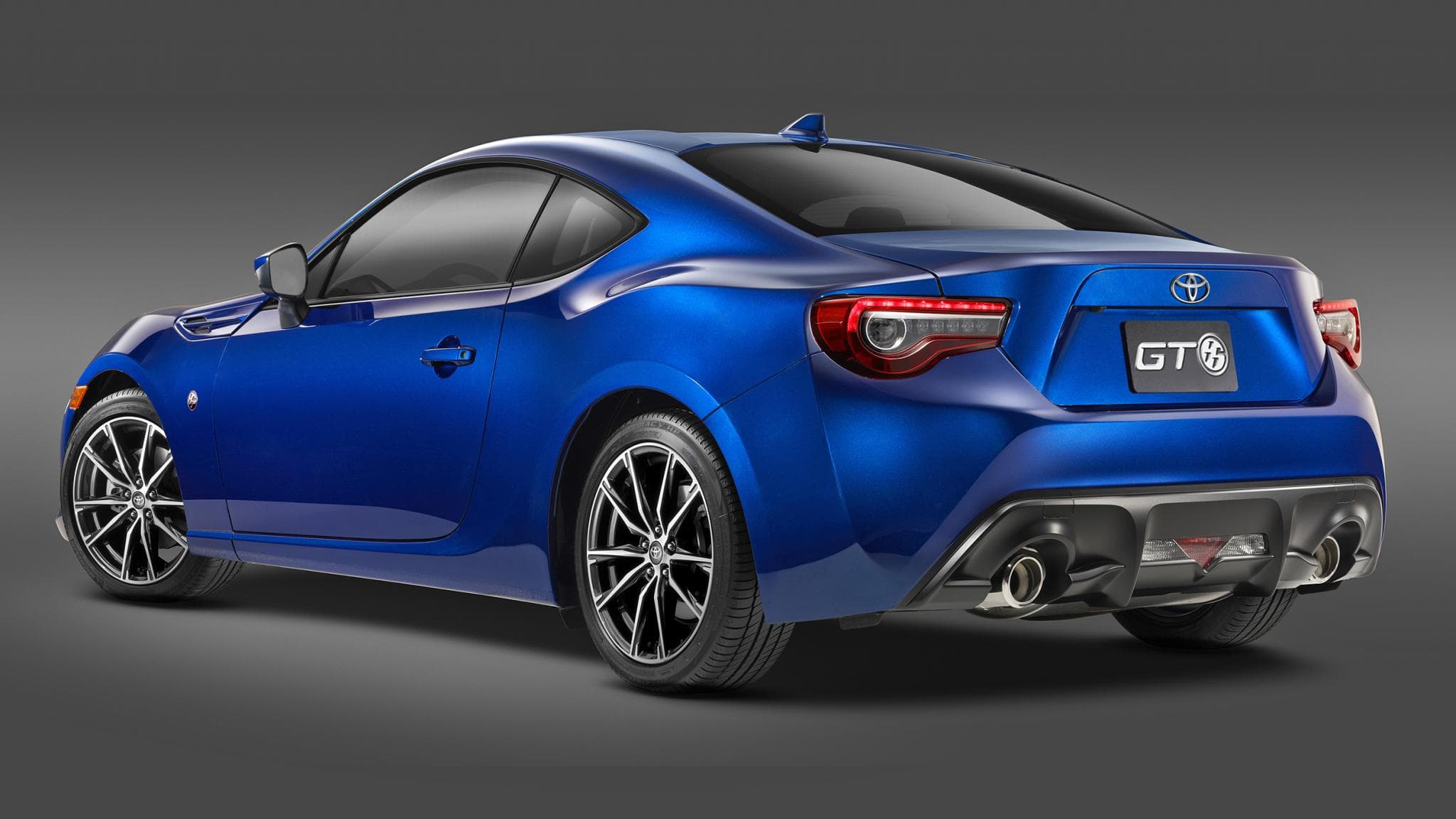 Peu de changements esthétiques, aucun sous le capot, la GT86 n'aura sûrement que d'intérêt pour ceux déjà conquis par le modèle.
