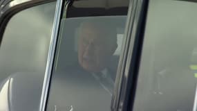 Le roi Charles III, en voiture, le lundi 12 septembre 2022.
