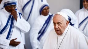 Le pape François à son arrivée le 23 septembre 2023 chez les "missionnaires de la charité" à Marseille