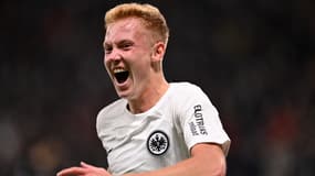 Hugo Larsson lors du match de Francfort contre RFS en Ligue Europa - le 24/10/2024