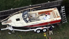 Le bateau de David Henneberry, abîmé lors de la confrontation avec le suspect numéro deux des attentas de Boston