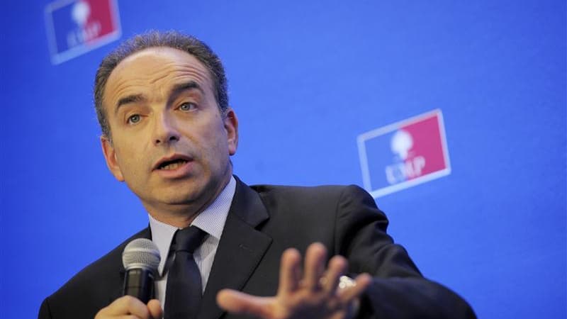 Jean-François Copé a déclaré que Jean-Marc Ayrault s'est rendu coupable d'un "mensonge d'Etat" en affirmant que neuf Français sur 10 seraient épargnés par les hausses d'impôts prévues dans le budget 2013. /Photo prise le 11 juillet 2012/REUTERS/Philippe W