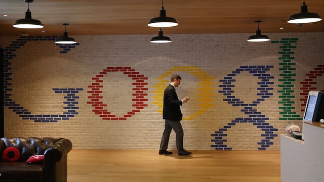 Une communication des griefs peut se solder par un accord amiable ou par une amende dont le montant pourrait atteindre 10% du chiffre d'affaires mondial du groupe.