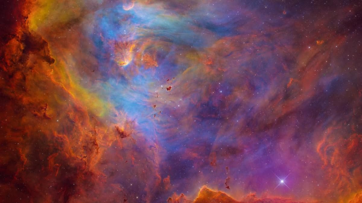 The Running Chicken Nebula
The Running Chicken Nebula