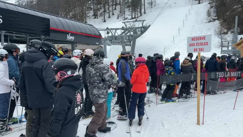Une remontée mécanique à la station de Vars.