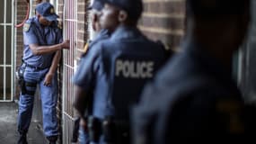 Des policiers sud-africains. (photo d'illustration)