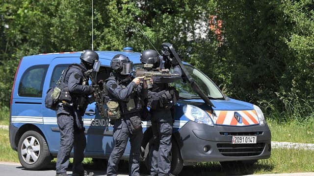 Policière agressée près de Nantes: ce que l'on sait du suspect mort après un échange de tirs