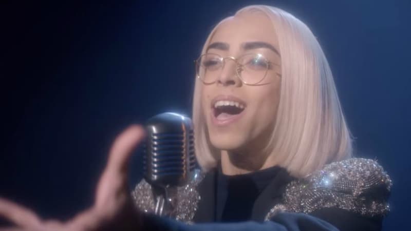 Bilal Hassani dans le clip Roi