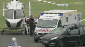 L'image du transfert du suspect de l'attaque de Levallois-Perret.