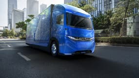 Le camion électrique e-Fuso One dispose d'une autonomie de 350 kilomètres. 