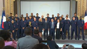 Les Bleus à l'Elysée pour recevoir la Légion d'honneur