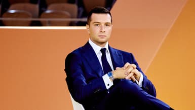 Jordan Bardella, assiste à la table ronde de clôture de la réunion des entrepreneurs français La REF 2025, organisée par le MEDEF à Roland-Garros, le 28 août 2025, à Paris.