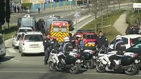 Les forces de police déployées à Marseille après des tirs à la kalachnikov