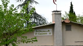 Cette photographie montre la mosquée Khadija de La Grand-Combe, dans le sud de la France, le 27 avril 2025, où Aboubakar, un fidèle, a été tué de plusieurs dizaines de coups de couteau à l'intérieur de la mosquée le 25 avril. 