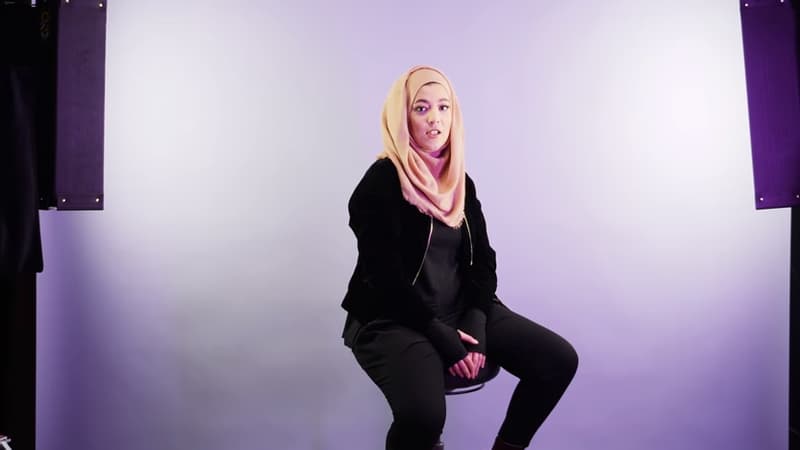 La youtubeuse reprend l'air de la chanson d'Angèle pour dénoncer l'islamophobie.