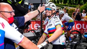 Julian Alaphilippe à l'arrivée des championnats de France. 