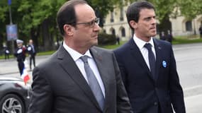 François Hollande et Manuel Valls le 8 mai 2015 lors des commémorations à Paris.