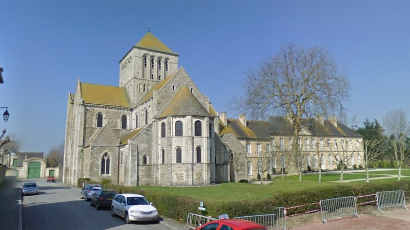 Manche: l'abbaye de Lessay touchée par deux départs de feu, une paroissienne maîtrise l'incendie