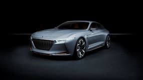 Ce "New York Concept" préfigure de la future G70, berline concurrente annoncée des BMW Série 3 et Mercedes Classe C.