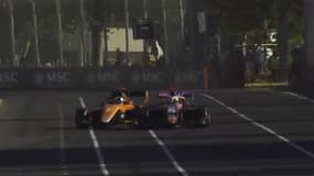 Le jeune pilote Nikola Tsolov (17 ans) met un coup de volant en direction de la monoplace de son adversaire Alexander Dunne, l’envoyant dans le décor, lors des essais libres de Formule 3 au Grand Prix d’Australie, le 22 mars 2024