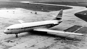 Un prototype de l'avion de ligne Caravelle à l'aéroport de Toulouse-Blagnac, en avril 1955.