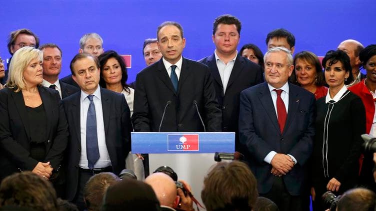 La confusion est totale lundi au sein de l'UMP, principal parti d'opposition français, dans l'attente d'une éventuelle proclamation du résultat de l'élection du président. Les deux rivaux, Jean-François Copé et François Fillon, se sont déclarés tous deux