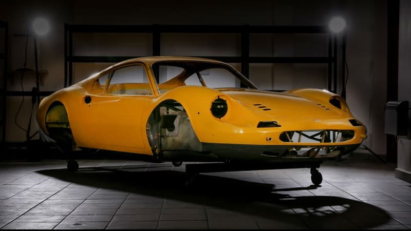 Cette Ferrari Dino sera mis aux enchères le 18 mai. Elle devra être entièrement remontée par son acquéreur.
