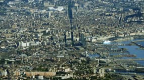 Vue aérienne de la ville de Marseille, le 27 avril 2016