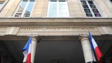 Entrée du Conseil constitutionnel