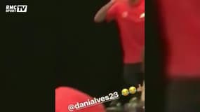 Le bizutage de Dani Alves au PSG