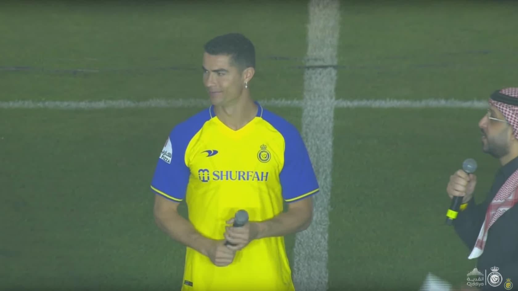 Cristiano Ronaldo sur la pelouse du Mrsool Park Cristiano Ronaldo sur la pelouse du Mrsool Park