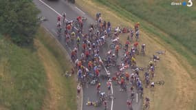 Tour de France : grosse chute collective lors de la 14e étape le 15 juillet 2023