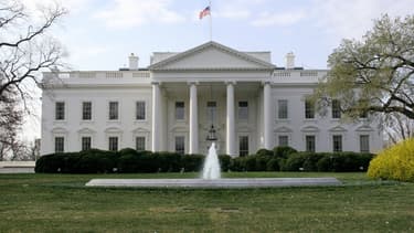 La Maison Blanche ne veut "ni critiquer, ni défendre" le chef du FBI.
