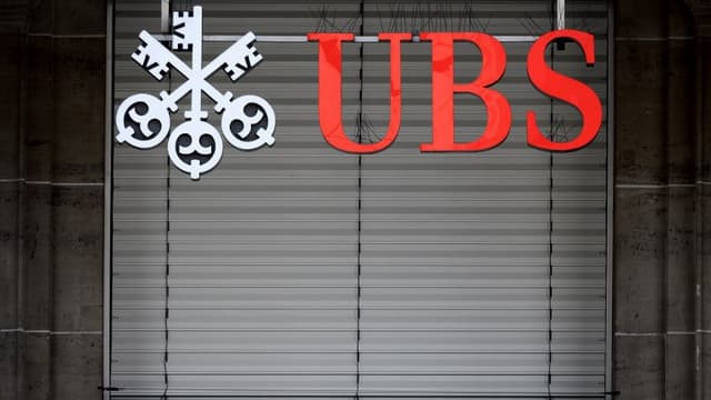 La banque suisse risque une amende record de 3,7 milliards d'euros dans son procès pour fraude fiscale massive.