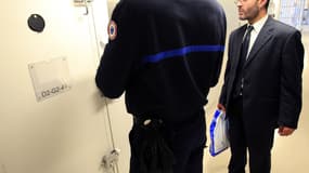 Un aumônier musulman rend visite à un détenu, à Fleury-Mérogis, en 2009.