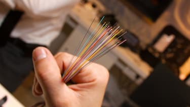 Des fibres optiques.