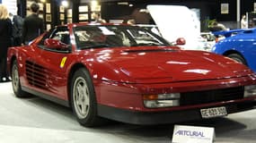 La Ferrari Testarossa d'Alain Delon a été emportée à 136.000 euros.